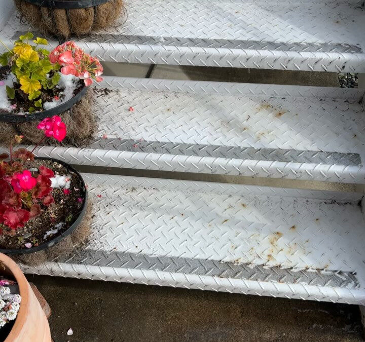 キングスロードデポ➕の外装は、