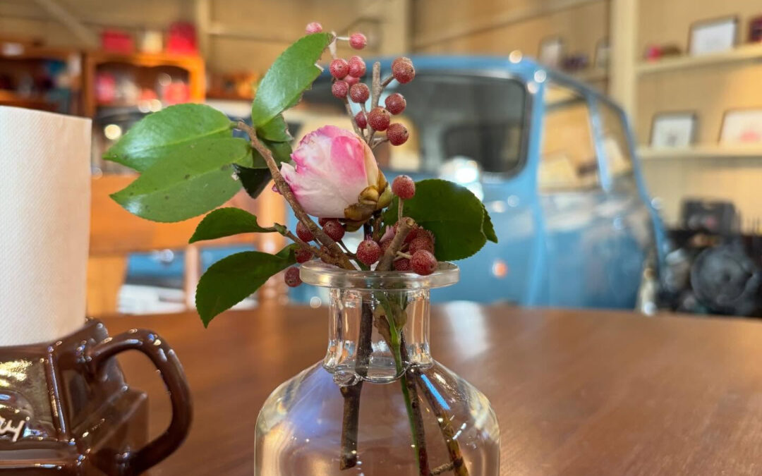 お客様の食べていただくテーブルにはいつも生花を飾らせてもらっ